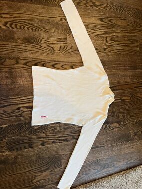 Peak Performance Pearl White Ribbed Mock-Neck Long Sleeve Tee with Red Logo